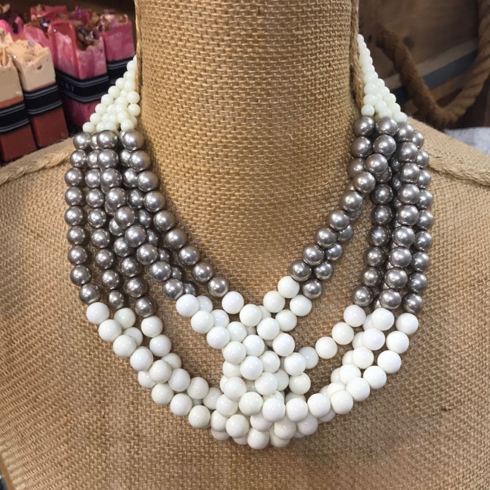 White and Silver chunky Necklace